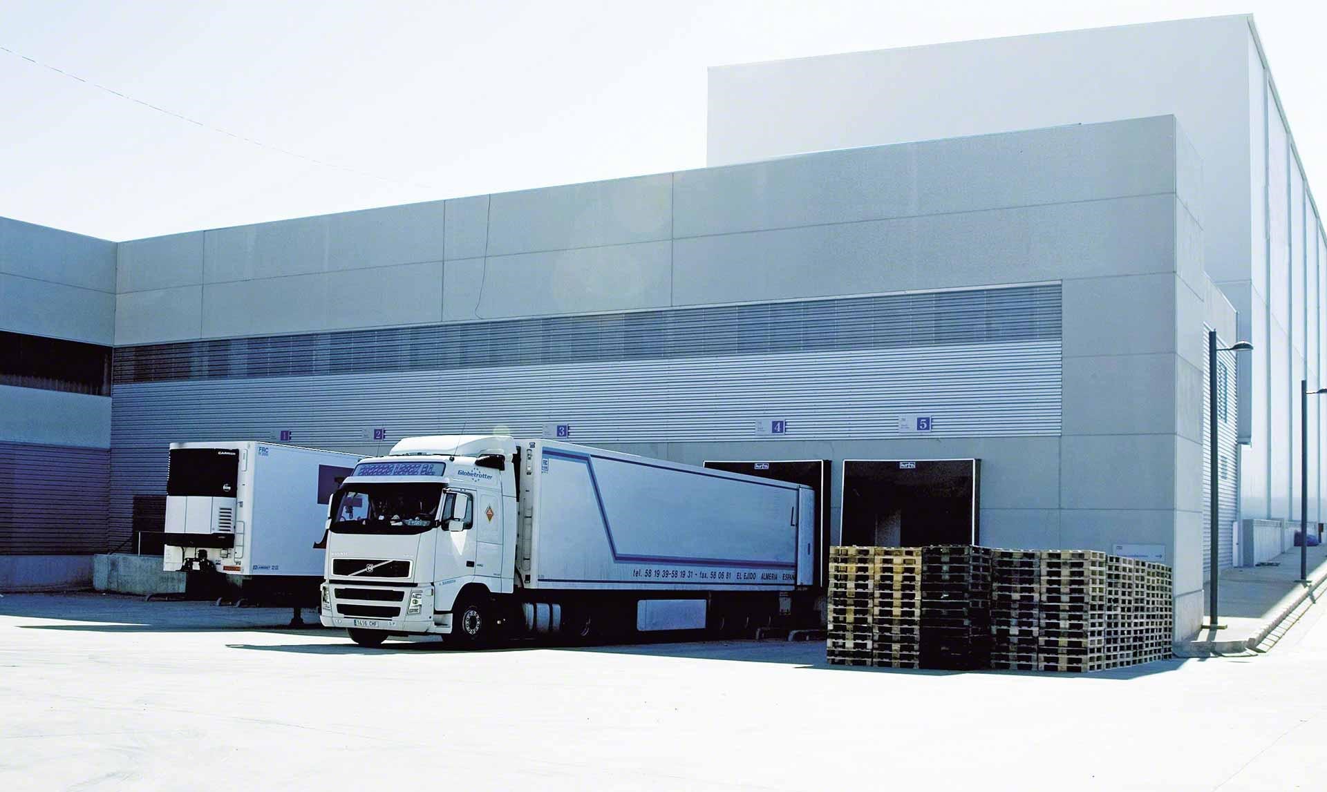 Companies that use crossdocking examples Mecalux.co.uk