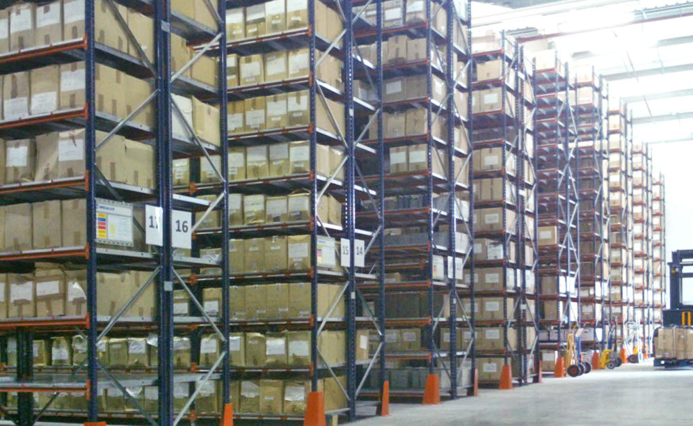 The surface area of the warehouse has been optimized using M7 Heavy Duty Shelving from Mecalux
