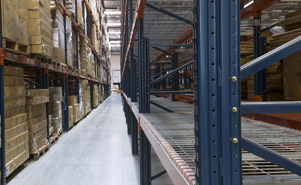 Interlake Mecalux bolted pallet racking is specially designed and reinforced to absorb the forces generated by earthquakes