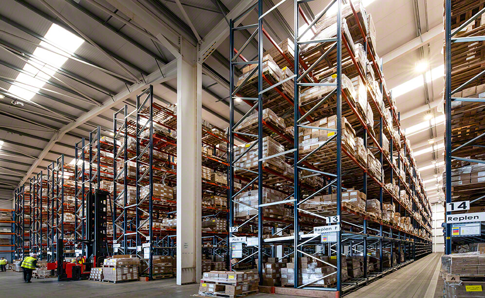 The racks offer a warehousing capacity that exceeds 5,000 pallets