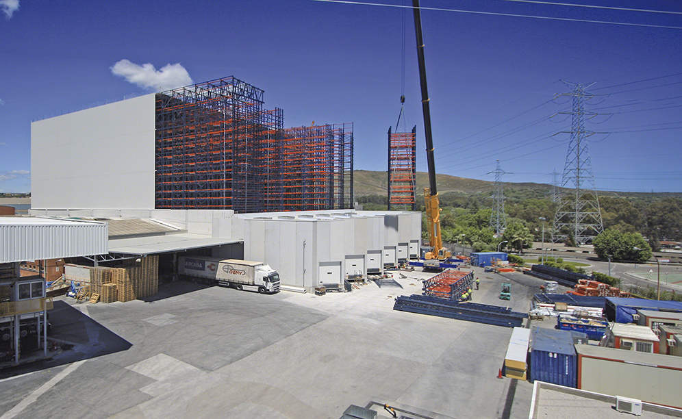 Supply and installation of the racks, as well as the structures necessary for the construction of the clad-rack warehouse