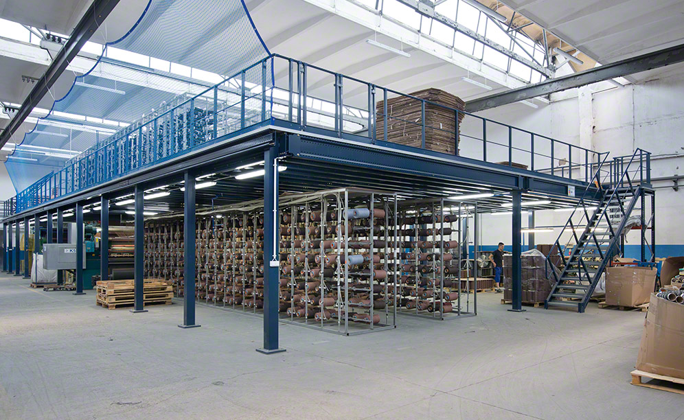 Mecalux has installed a mezzanine in the second warehouse areaMecalux has installed a mezzanine in the second warehouse area
