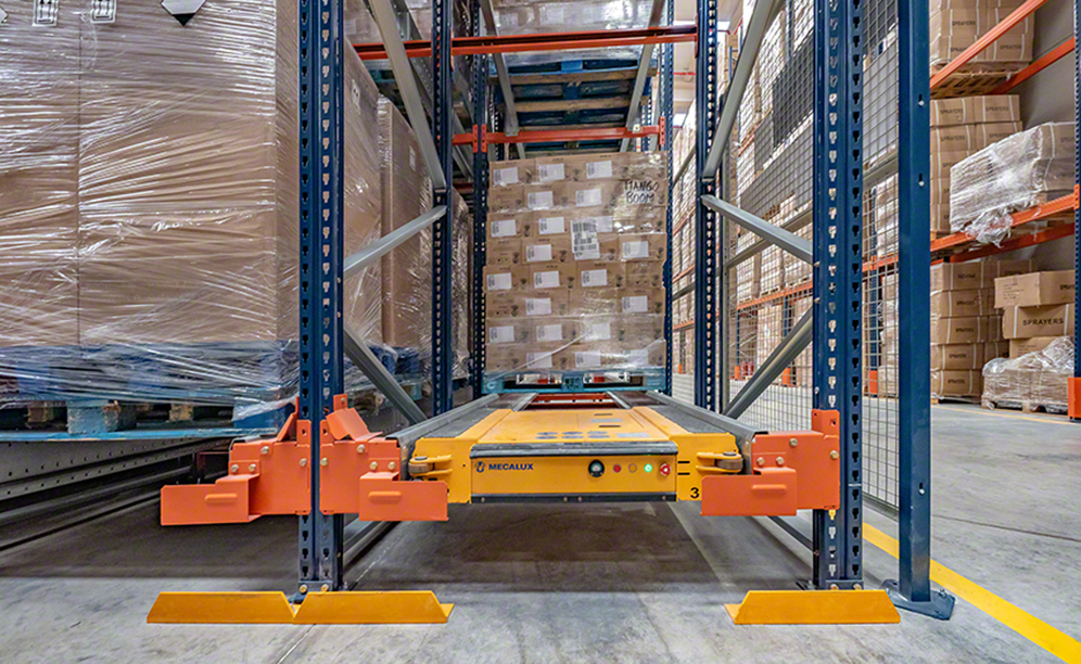 The Pallet Shuttle tackles a high activity of entry and exit of products
